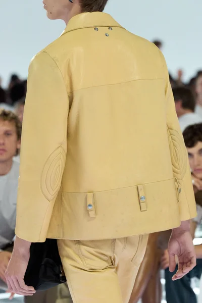 Look 68